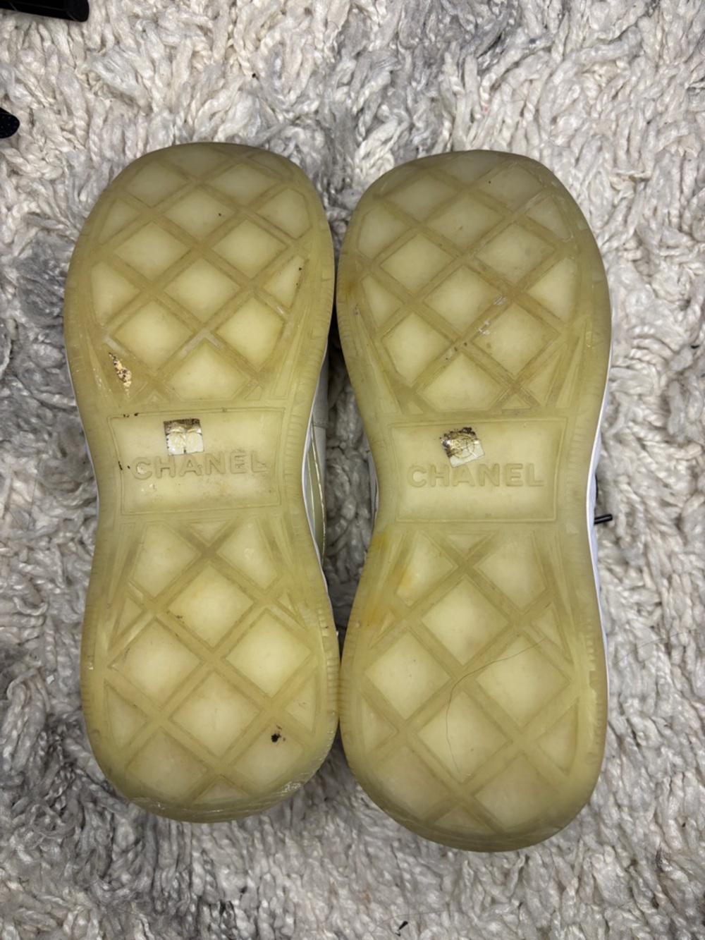 CHANEL Velvet calfskin mixed fibers CC sneakers 37 White grey yellow - Picture 6 of 7